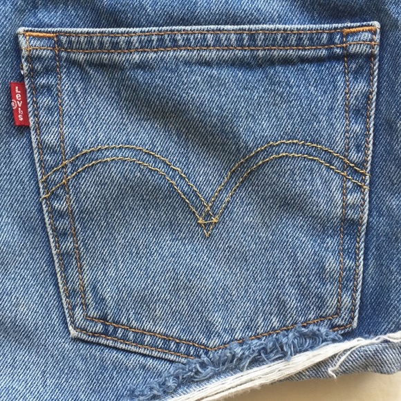 Levi’s 501®️ High-Waisted Shorts - Picture 4 of 5